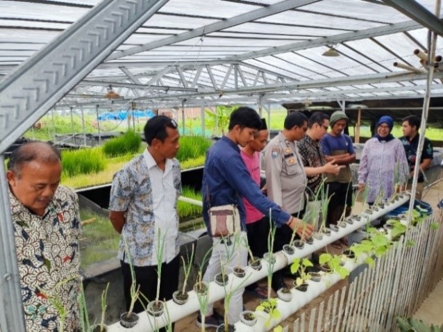Application Of Biofilter, Hydroponic, And Ultraviolet Integration To Improve Water Quality (SDGS-12) In Catfish Breeding Of Catfish Farmers Group, Banyubiru